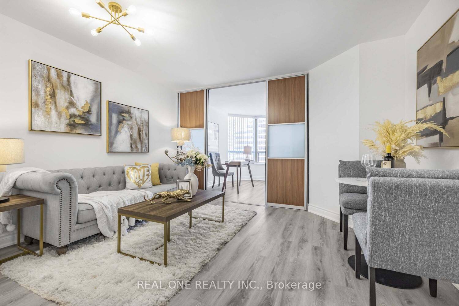 Fully renovated 1 bedroom Den Solarium, modern and elegant finishes, quartz countertop, brand new stainless steel appliances, luxury and stylish vinyl flooring offers better water resistance, LED lighting, replaced fan ...