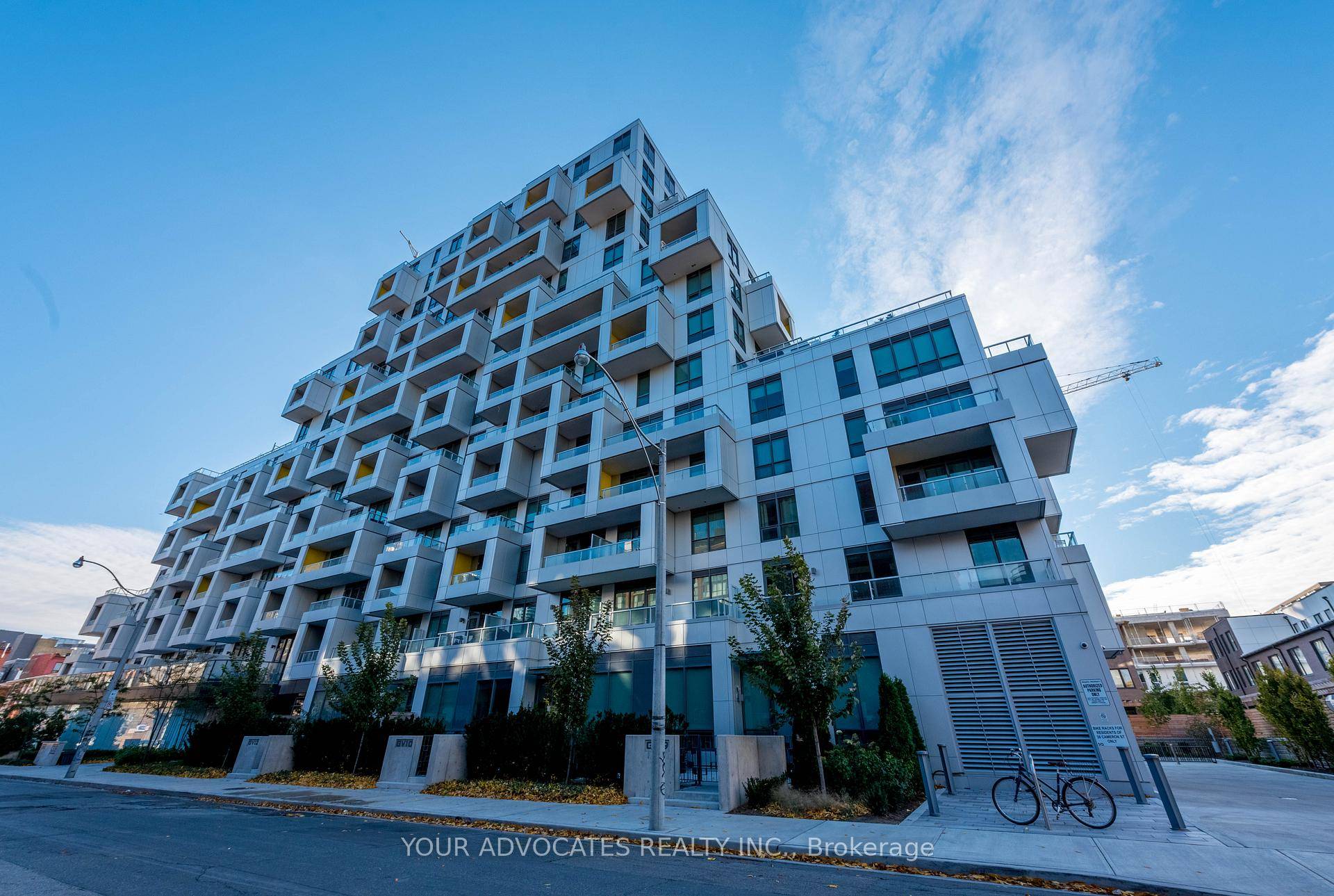 Discover the stunning Tridel SQ at Alexandra Park in downtown !