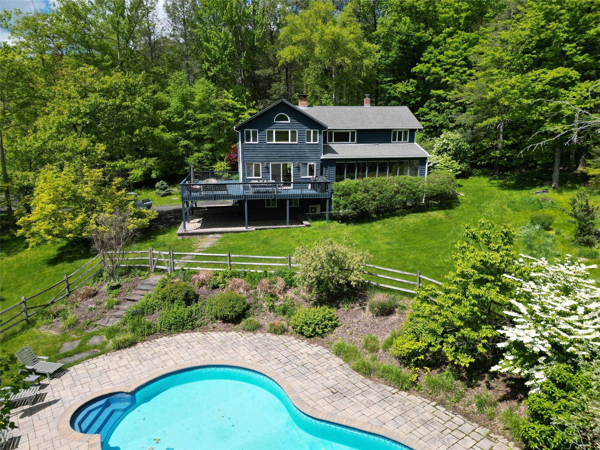 Privately sited on a quiet back road in the Catskills, Noorden House is a modern retreat offering both seclusion and convenience just 20 minutes to Woodstock, 15 to Phoenicia, and ...