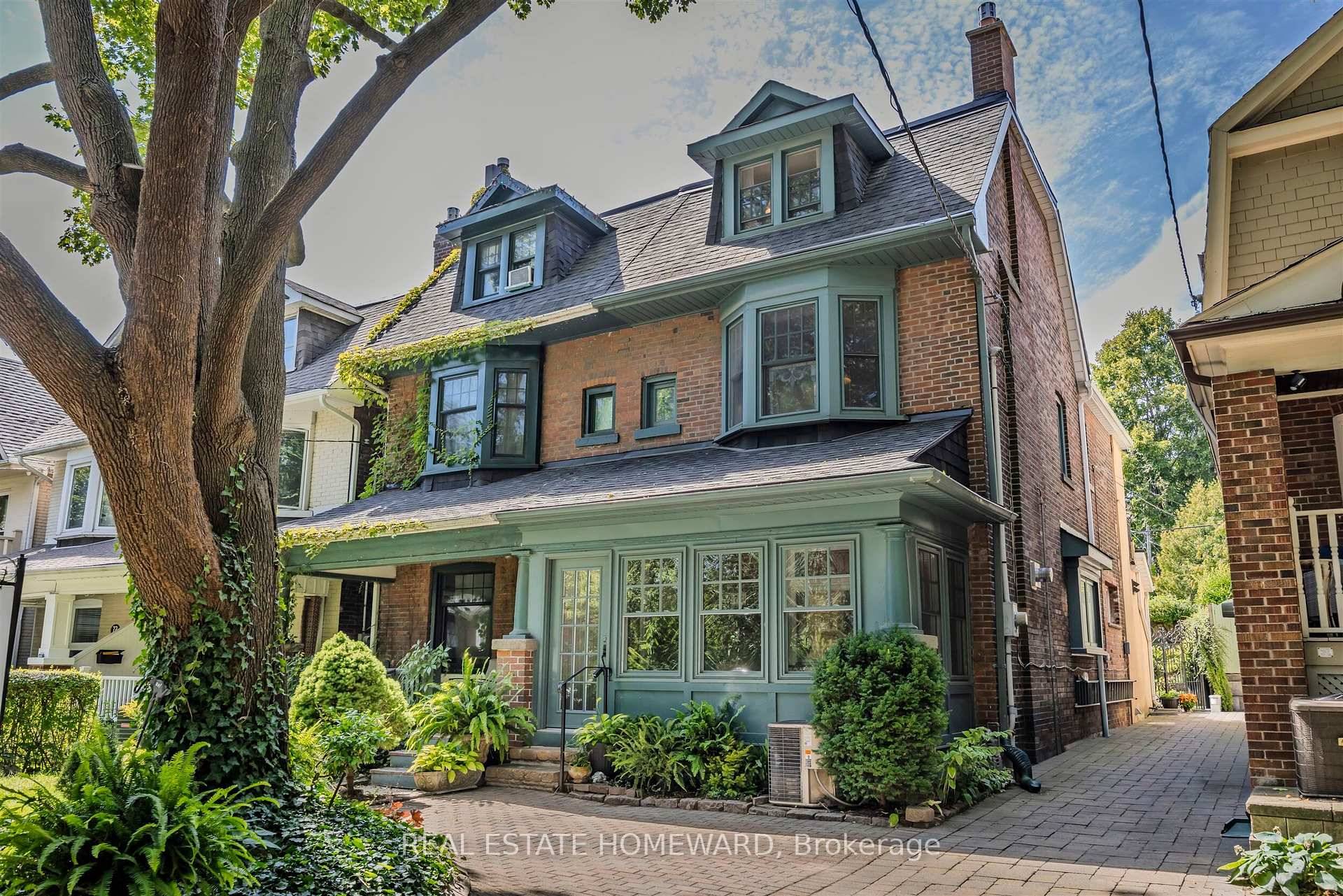 10 An exceptional family home on sought after Elmer Avenue !