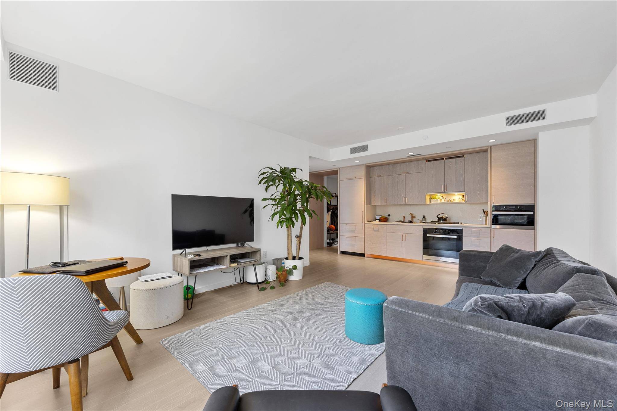 AVAILABLE OCTOBER 1ST. Welcome to Residence 18C at 138 Willoughby Street, a beautifully designed home that combines luxury finishes with modern conveniences.