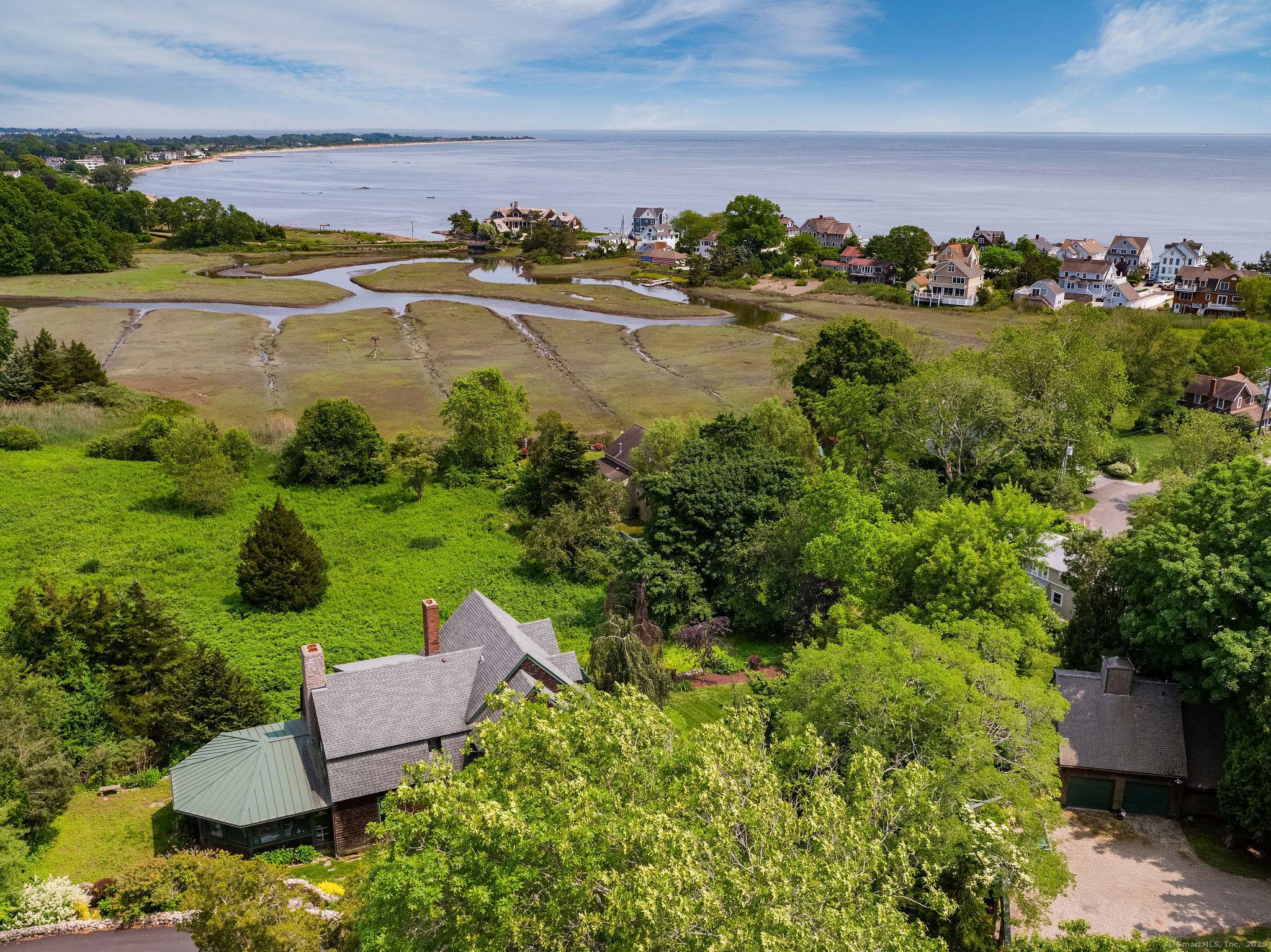 Welcome to 77 East Wharf !