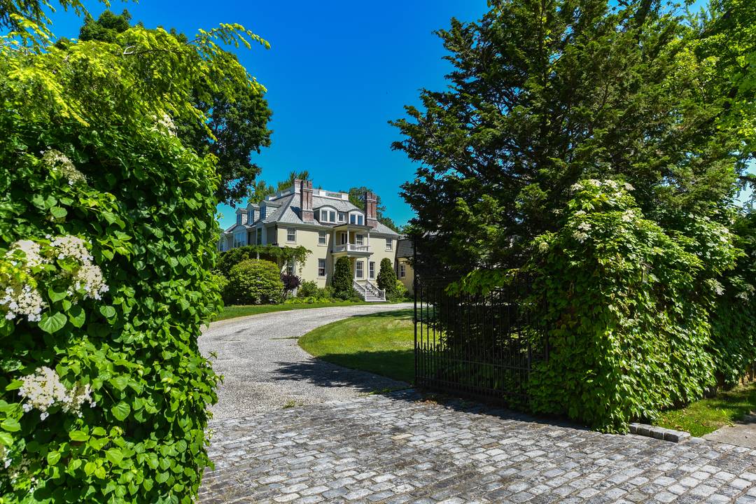 Tucked away on over 4. 5 private acres off Historic Mountain Spring Road this Georgian inspired estate is an extraordinary example of American architectural heritage.