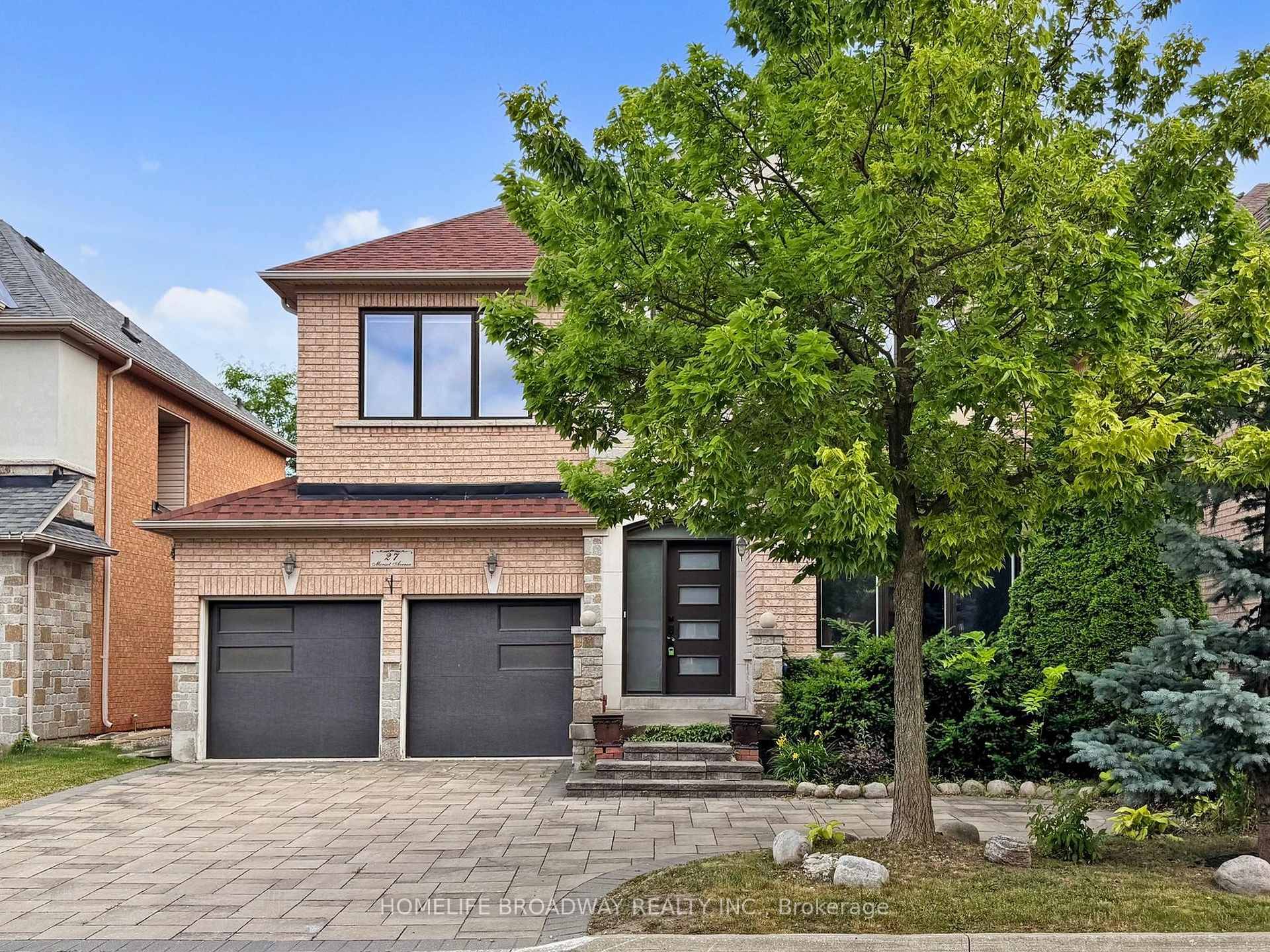 Gorgeous Aspen Ridge Home in Sought After Thornhill Woods on a Premium 46 Ft Lot, Features 9'Ceiling.