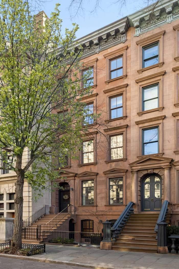 Renovated and move in ready, this 20 wide, five bedroom, six story plus finished basement brownstone is impressively spacious and chic.