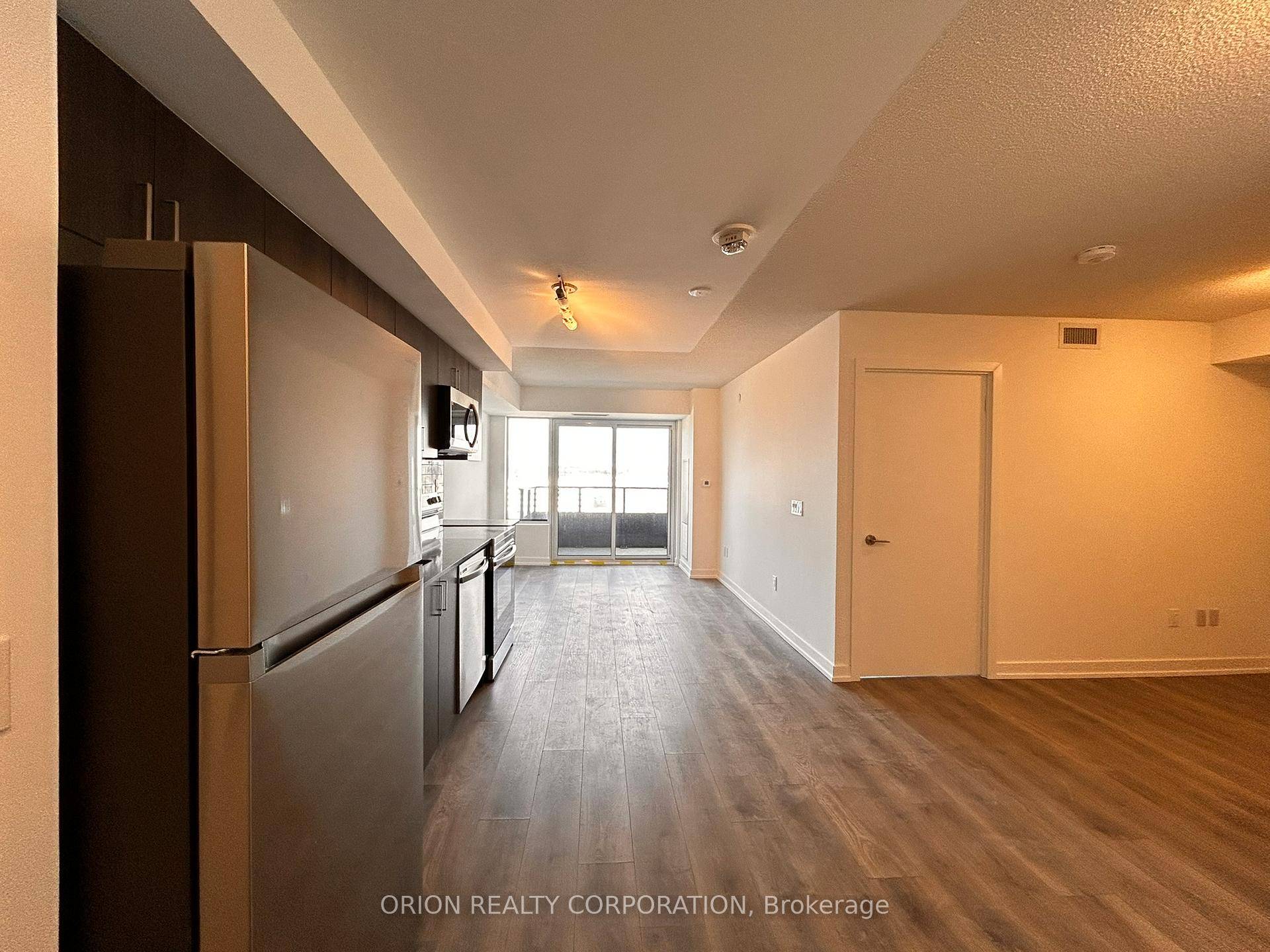 Step into this lovely 1 bedroom den unit offering 593 sq ft of functional living space plus a generous 116 sq ft balcony ideal for lounging or entertaining.