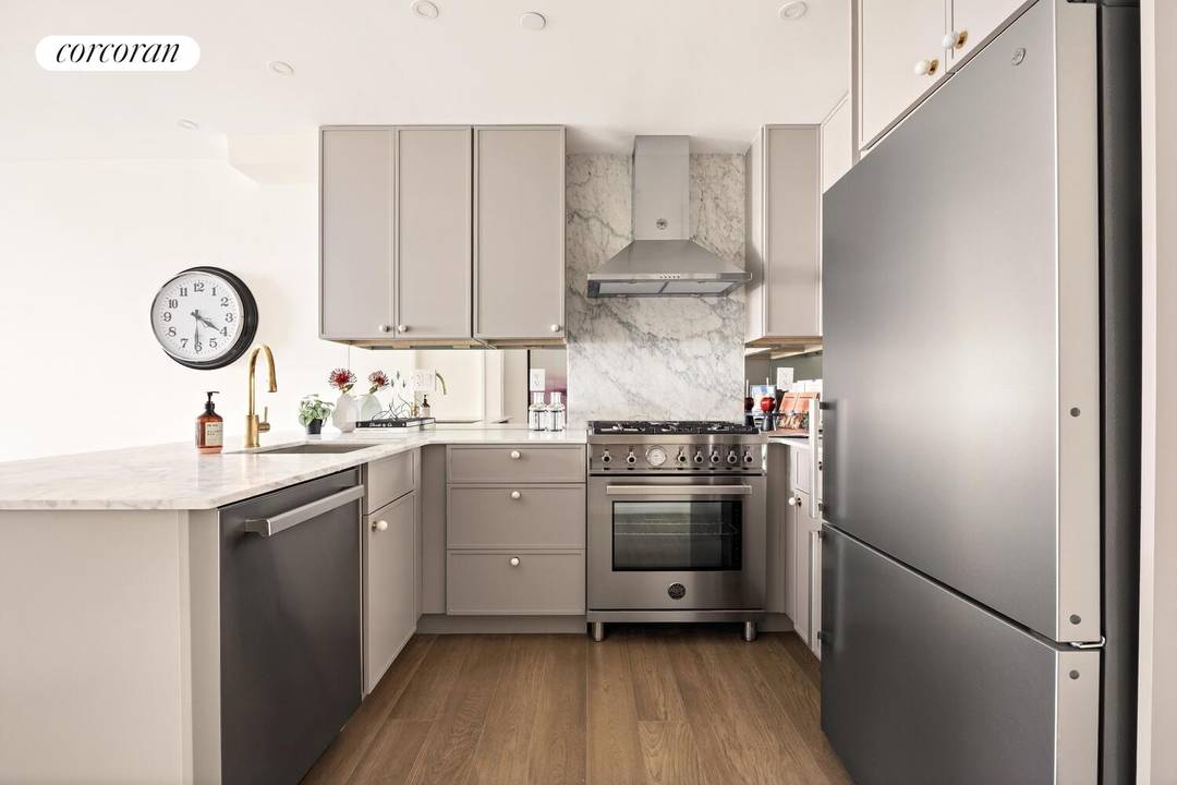 345 Warren Street is the newest condo offering in Boerum Hill, on the border of Cobble Hill, offering four residences in a picturesque townhouse close to every great amenity on ...
