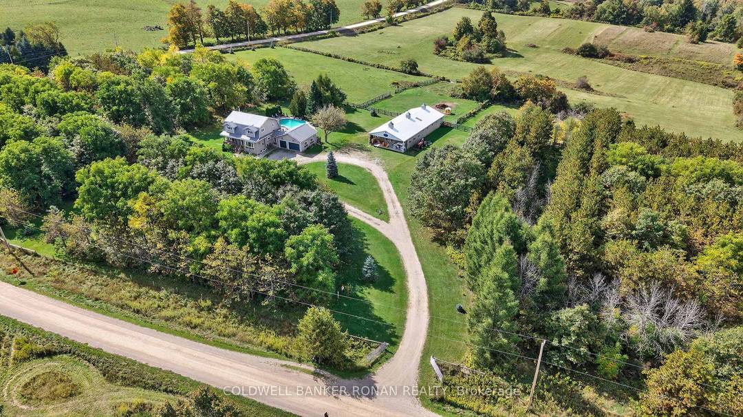 The total package ! Enjoy true country living, space to roam, and the kind of setting that feels like a getaway every single day.