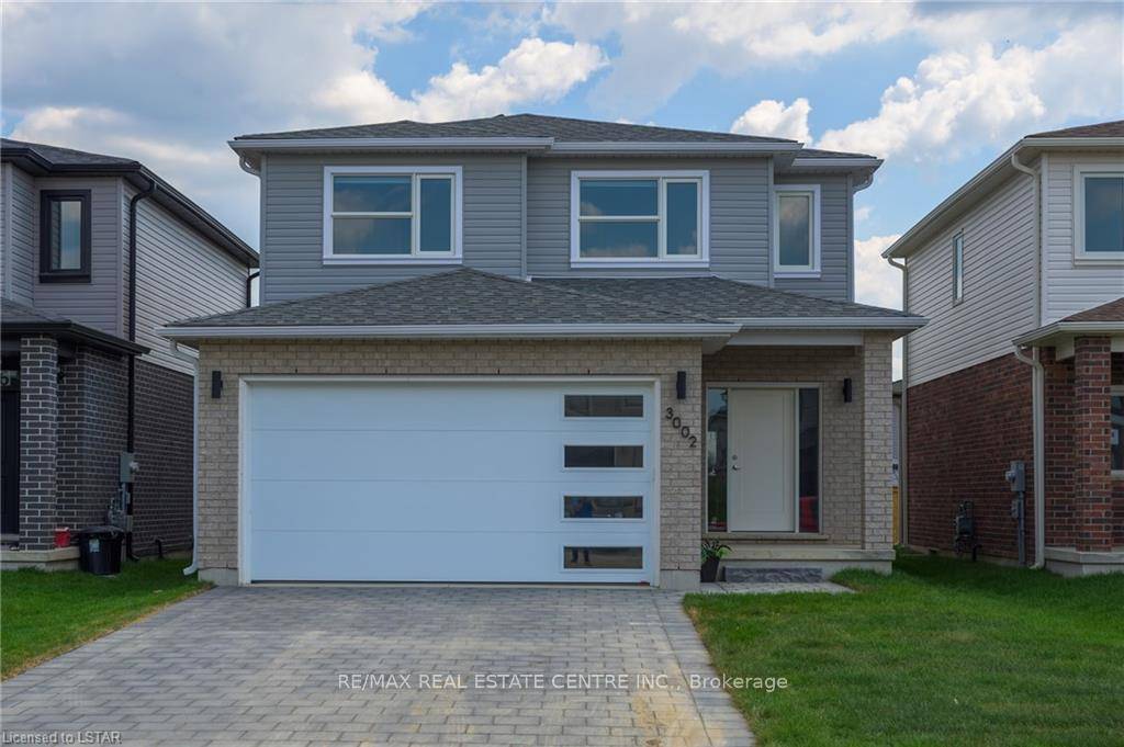 Exceptional Leasing Opportunity Elegant 4 Bedroom Home in North Londons Premier CommunityDiscover the perfect blend of style and comfort in this immaculate 4 bedroom home, complete with a 2 car ...