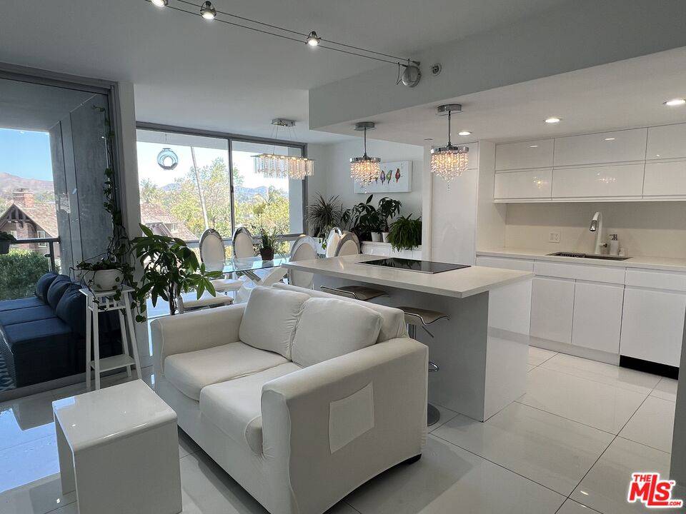 201 Ocean Ave 1.0 Pacific Palisades LA