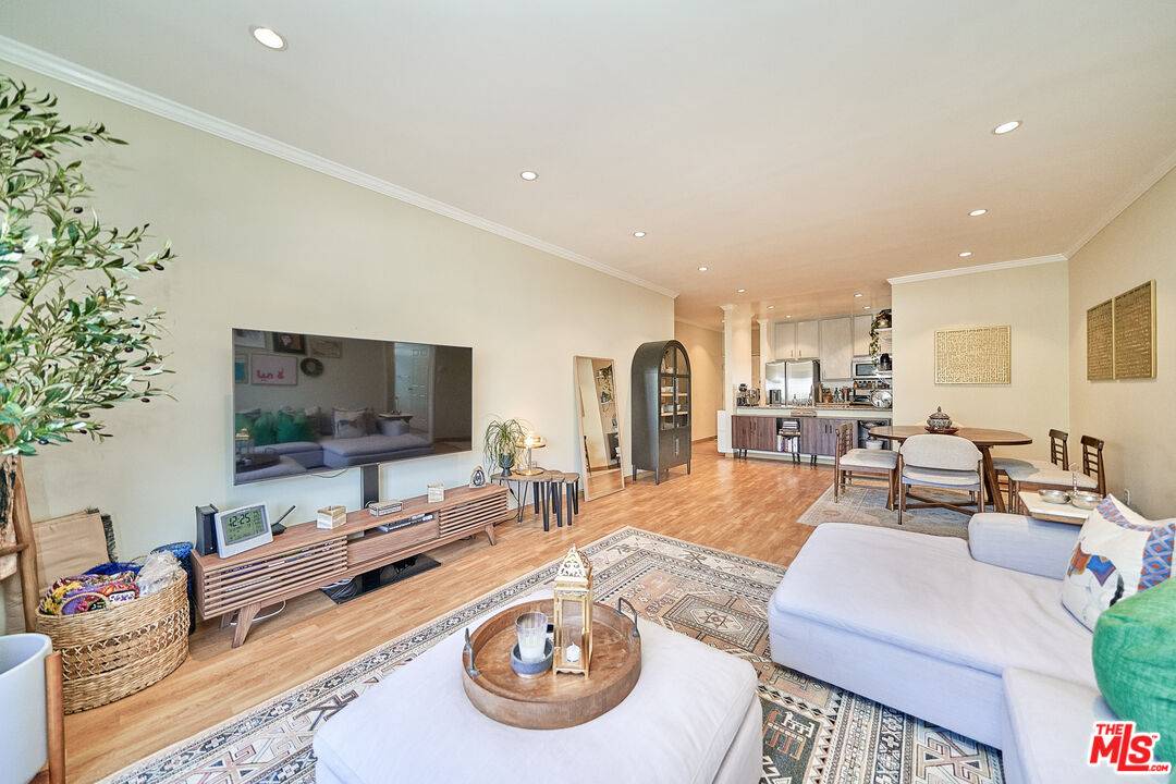 424  S Westmoreland Ave 2BR La