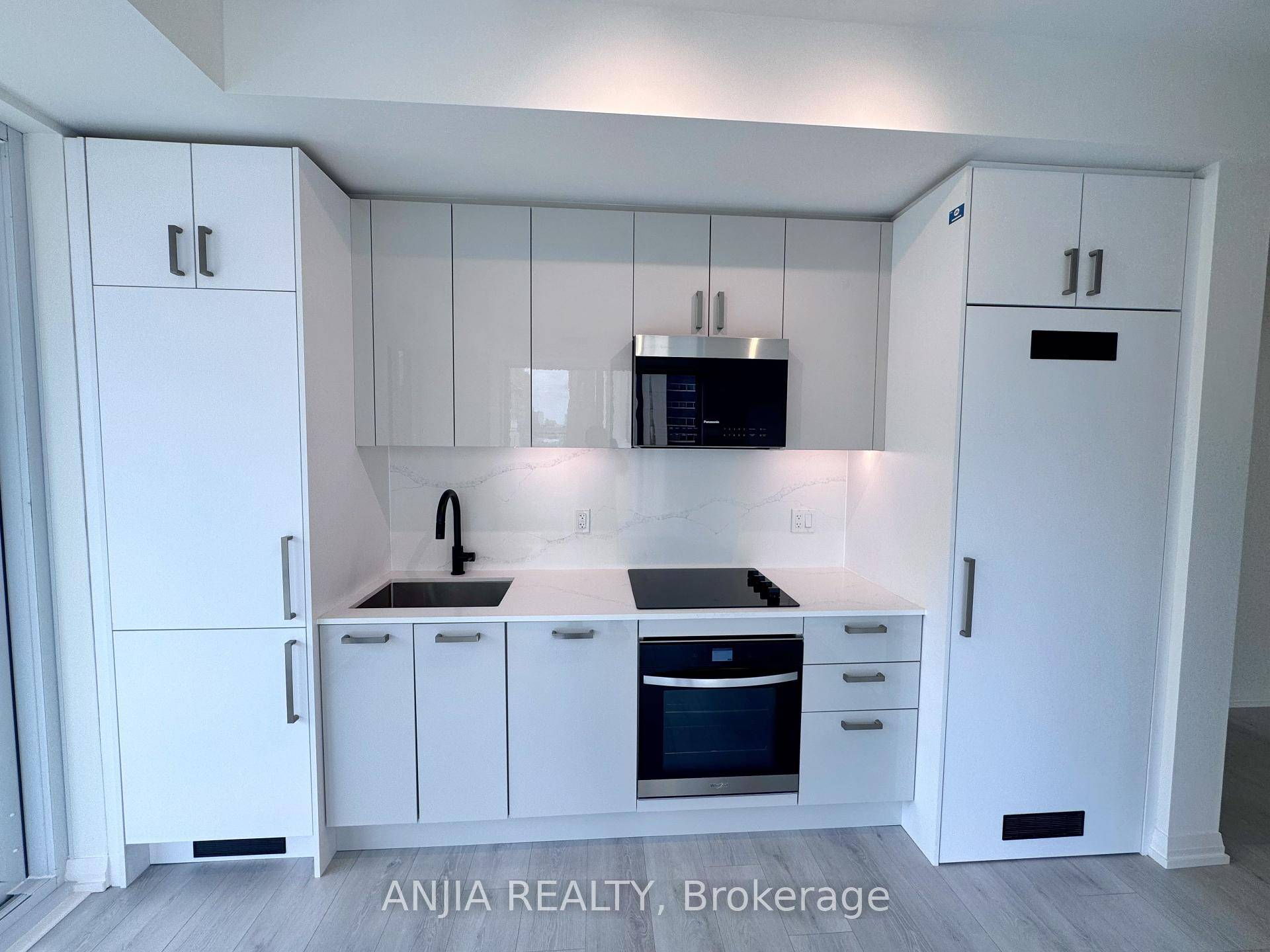 Perfectly situated in the heart of the city, this bright, beautifully designed corner suite with a gorgeous balcony, convenience, and urban style.