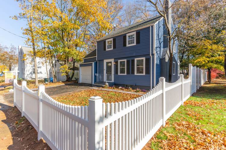 PRICE REDUCED 2 1 BUY DOWN to REDUCE INTEREST with US 1 LENDER !