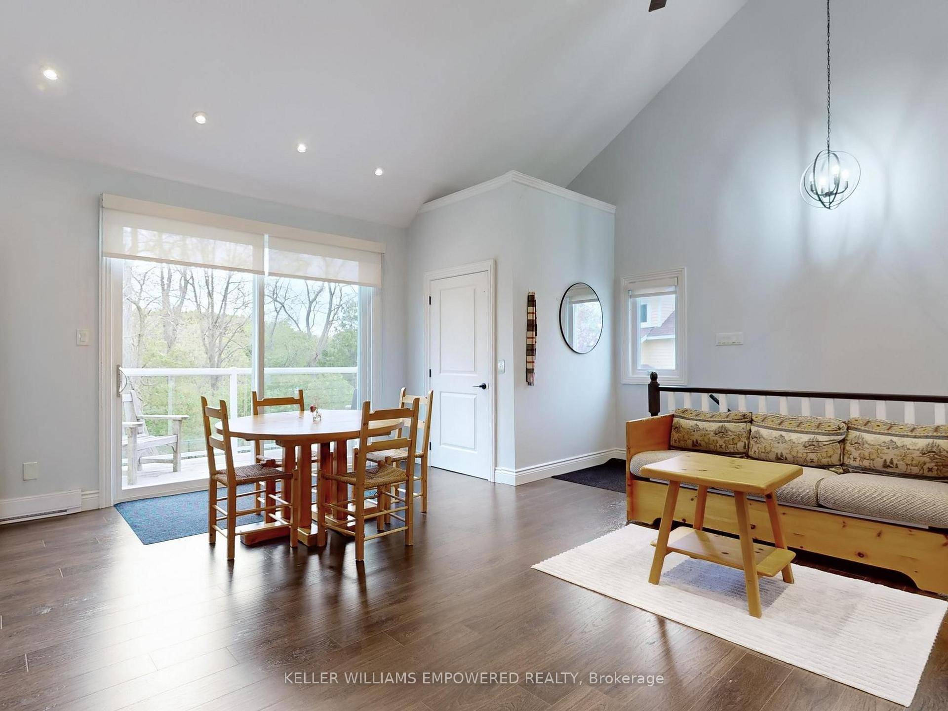 Exceptional living on approximately 1 2 acre lot backing onto Protected Phillips Lake, in the center of York Region !