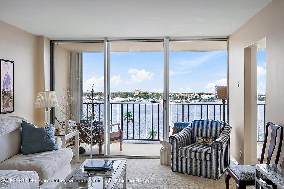 Spectacular water views from every room !