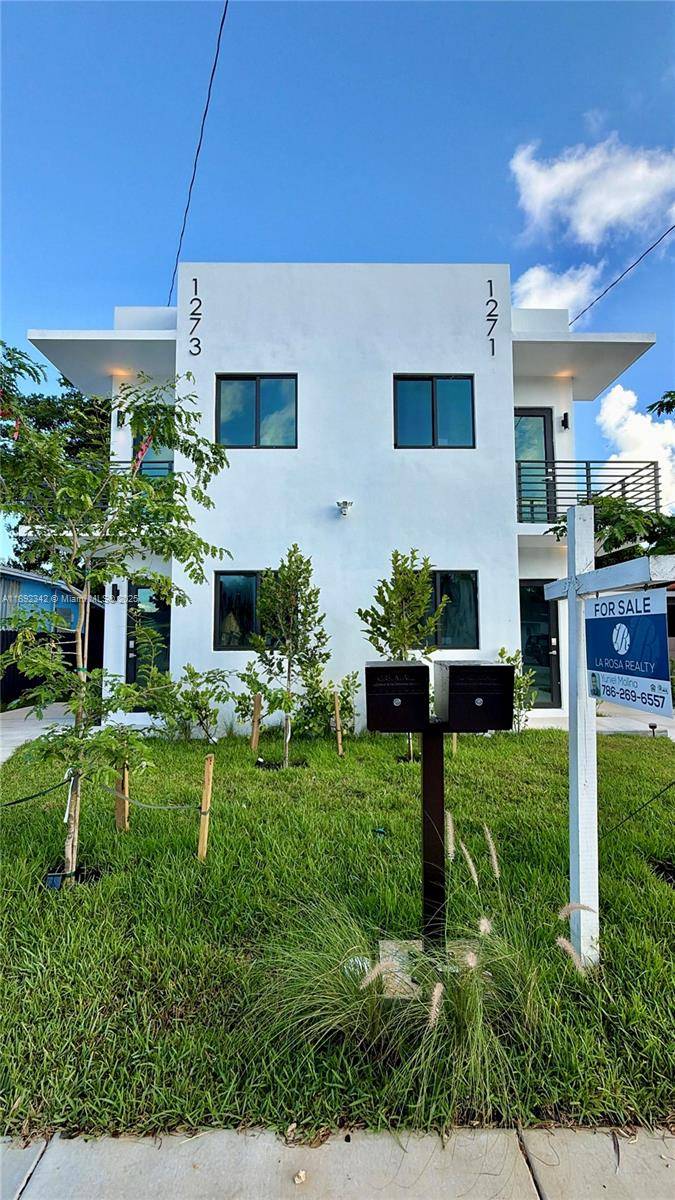 New Construction Luxury Twin Homes near Wynwood and Design district !