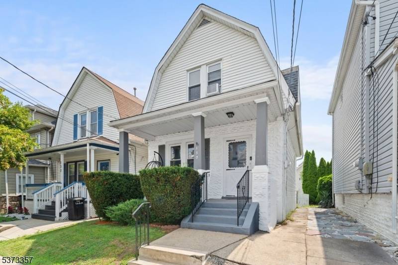 Let's welcome this charming colonial home located in the heart of Belleville to the market.