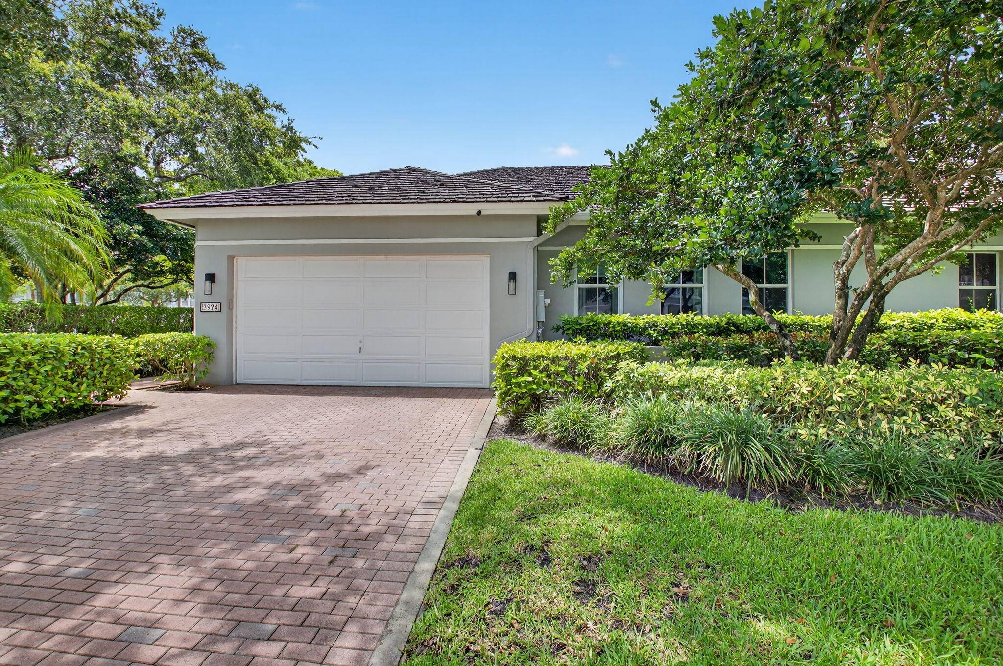 3 Bedroom 2 Bathroom villa in Woodfield Country Club.
