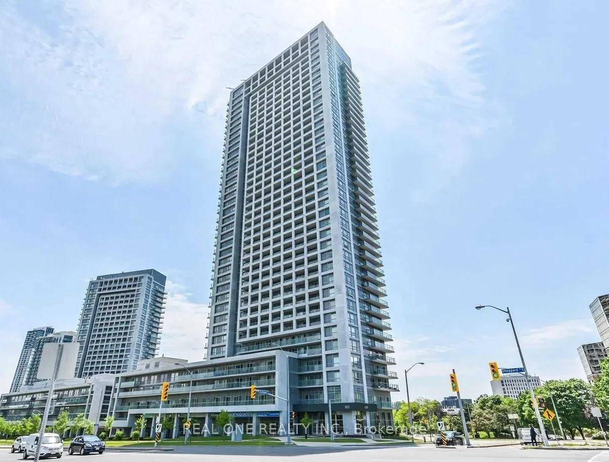 Modern 1 Bedroom Condo with Parking in Prime Location !