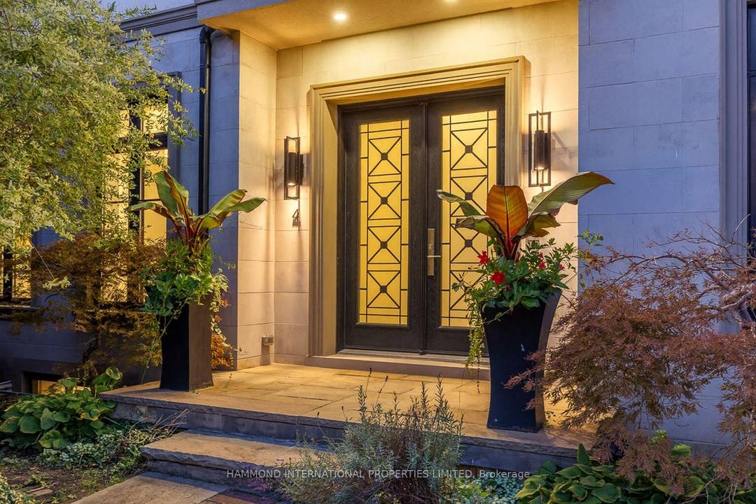 Vistas on the fairway. Where modern design meets timeless tranquility.