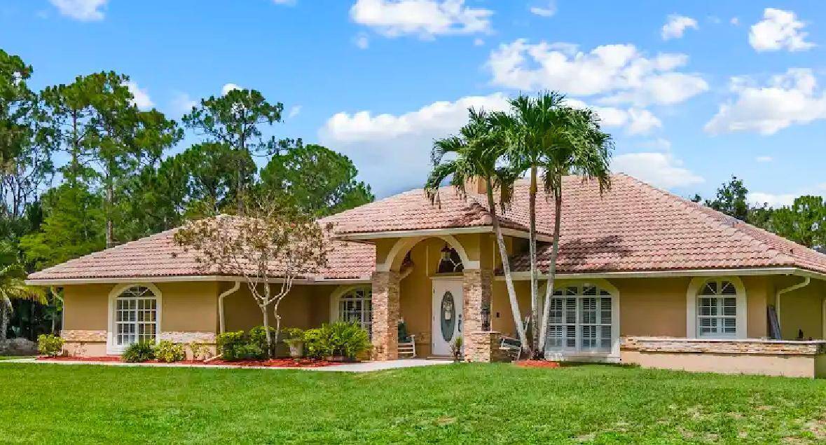 Deer Run is the Epitome of equestrian living with Miles and Miles of trails to be enjoyed and only a street away from the competition venue of White Fences.