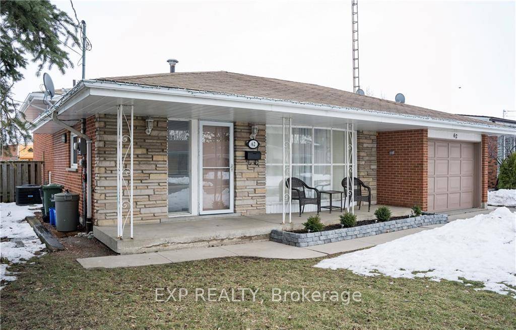 Welcome to 62 Owen Place a charming and solidly built 3 bedroom, 2 bathroom backsplit nestled in the desirable Greenford neighbourhood of East Hamilton.