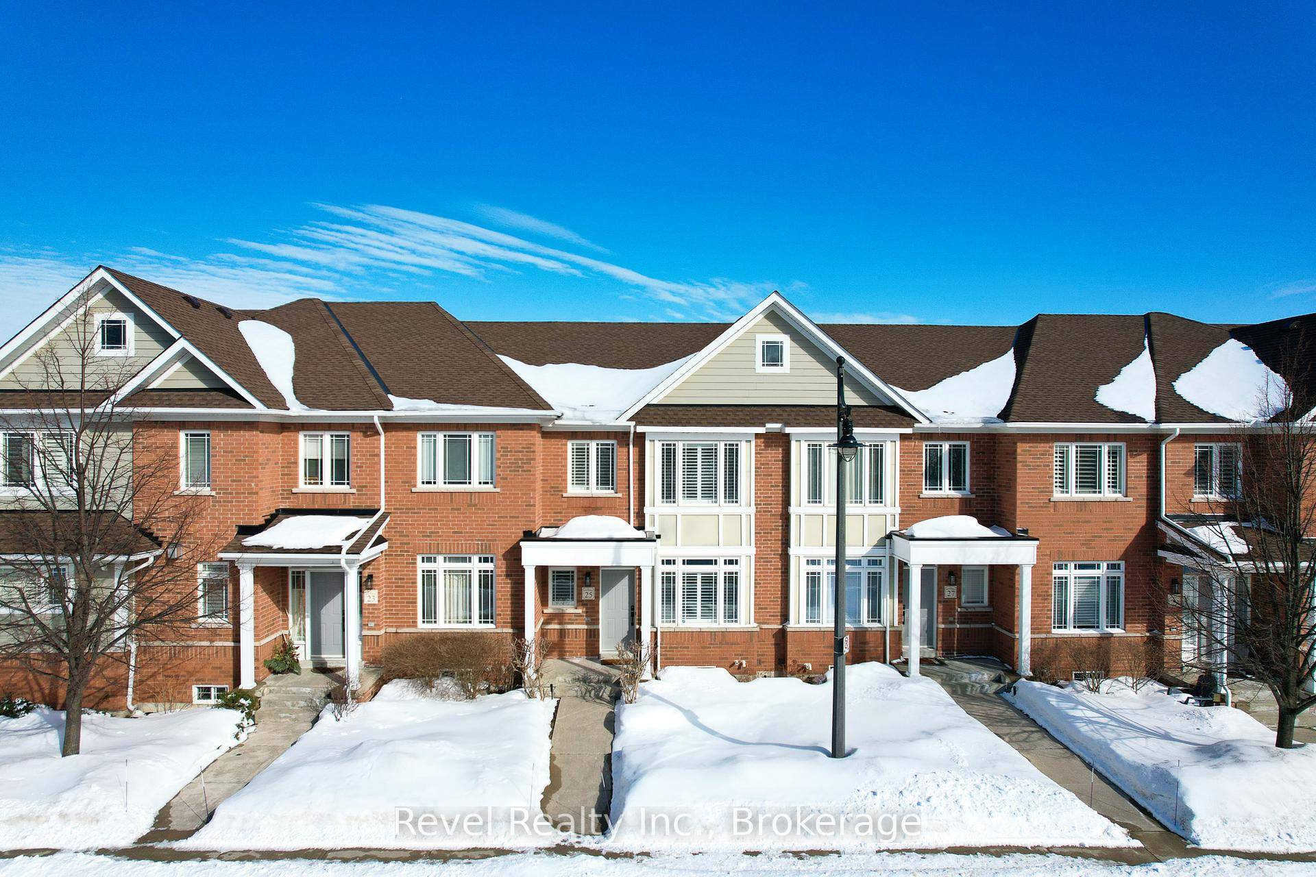 Stunning Shipyards Townhome Prime Downtown Collingwood amp ; Georgian Bay Location.