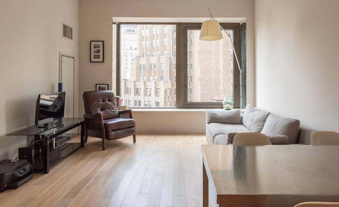 Bring your toothbrush and move in this beautiful one bedroom, one and a half bathroom home !