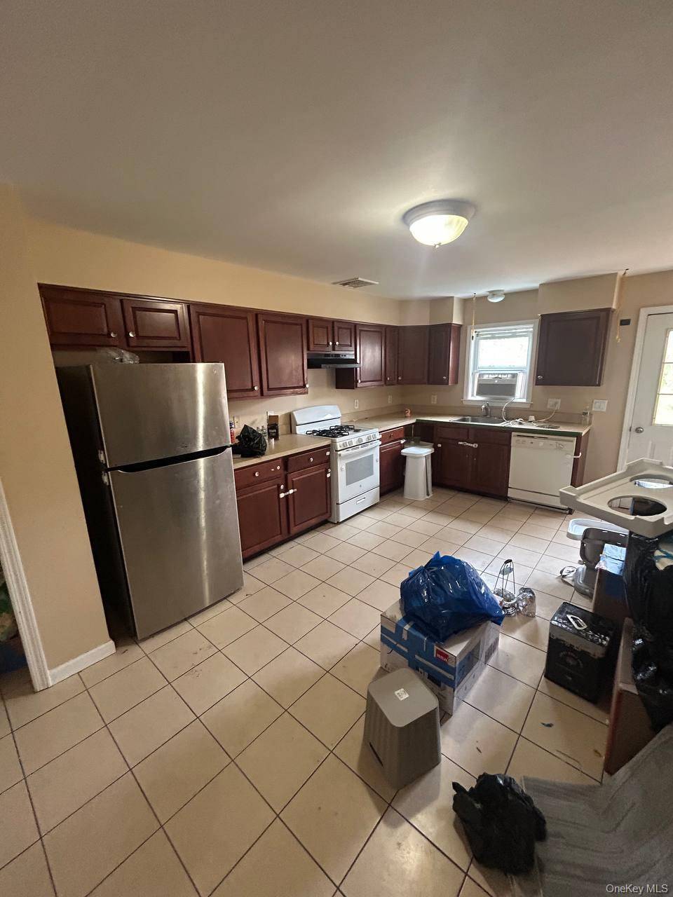 3 Bed, 2. 5 Bath Apartment in Yonkers.