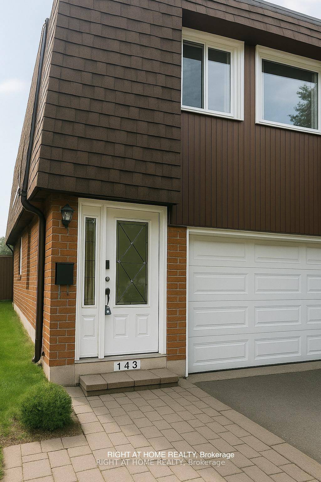Don Valley Village Gem ! Renovated and move in ready, this home offers 3 spacious bedrooms, a bright open concept living dining area, and a modern kitchen with breakfast nook, ...