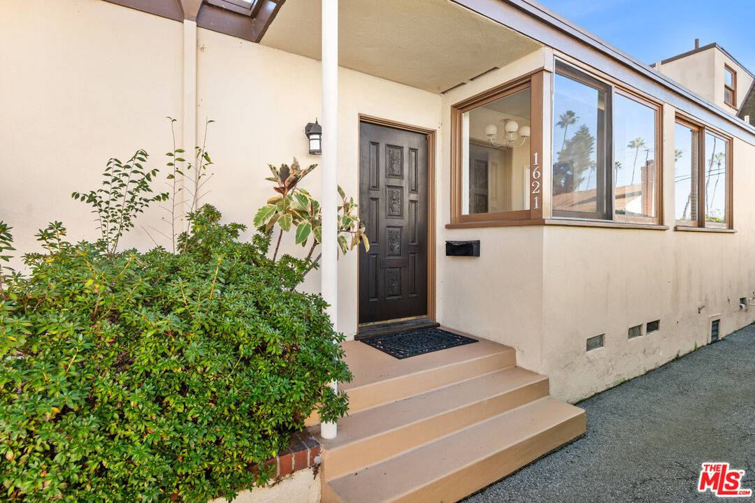1621 Manning Ave 4BR Westwood La