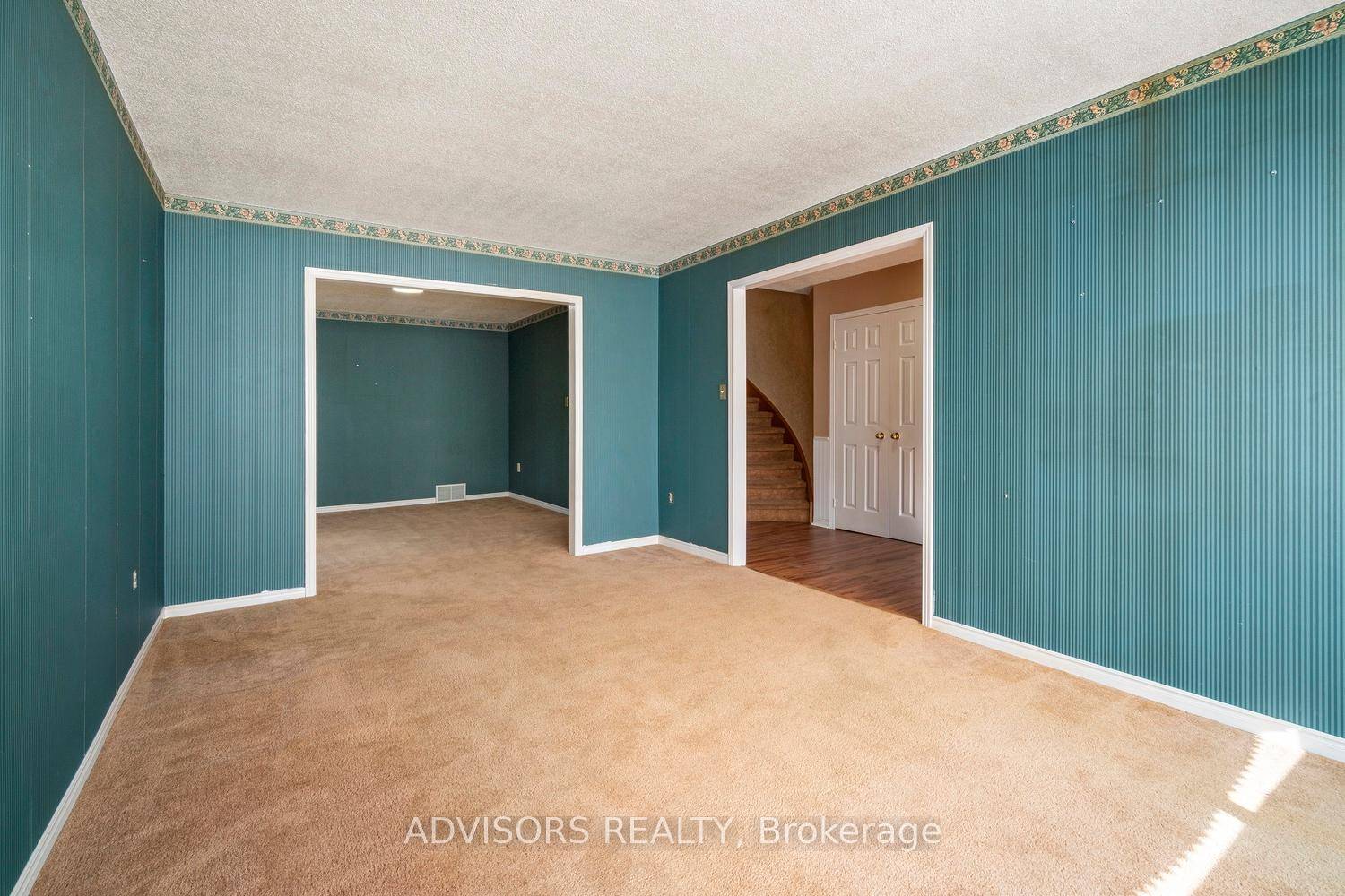 Spacious 4 bedroom, 3 bathroom home in Burlington's sought after palmer community !
