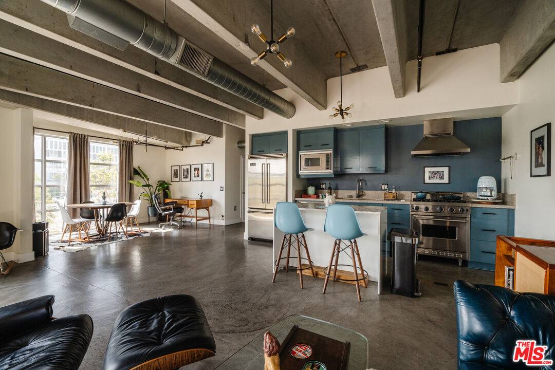 4141 Glencoe Ave 2BR Marina Del Rey La