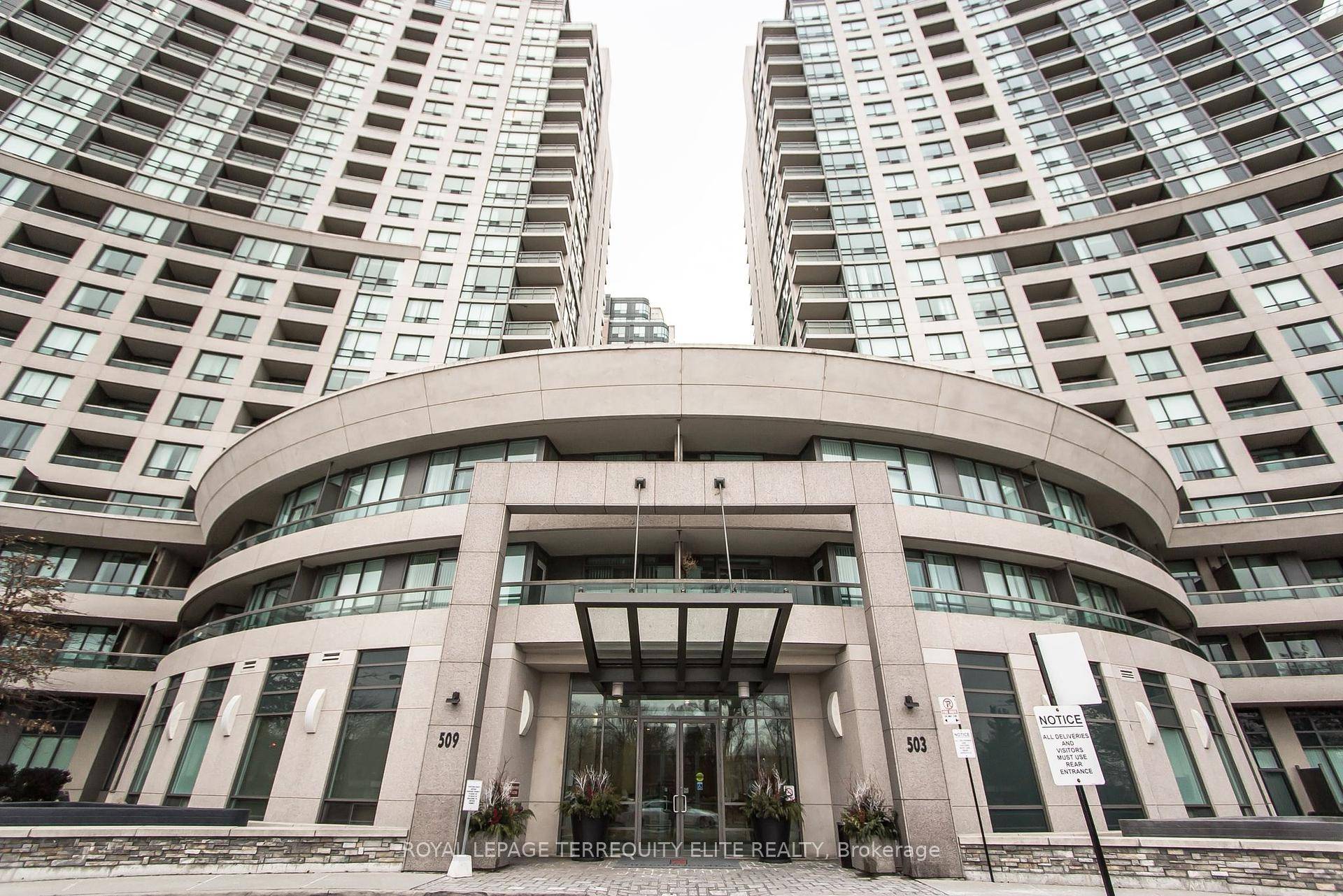 Experience Luxurious Condo Living in the Heart of North York !