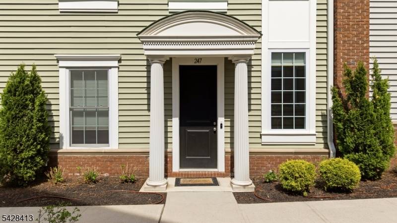 STUNNING Colonial Style Luxury townhome located in FINEST sought after Wright Place Community of Wood Ridge ; ONLY 4 YEARS OLD has so much to offer ; beautifully kept, tons ...