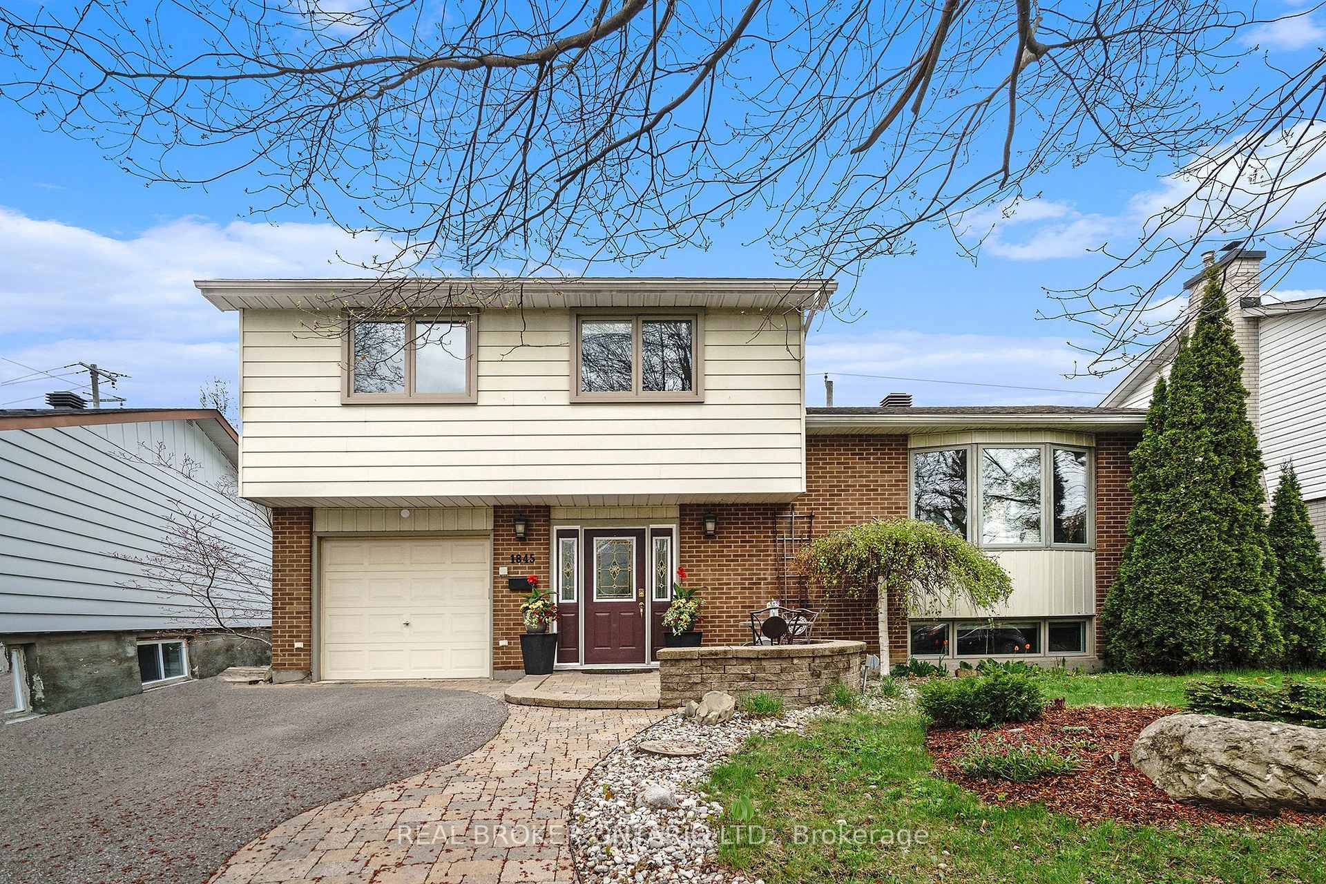 Nestled in the sought after Guildwood Estates in the Alta Vista area, this exceptional 4 bedroom, 3 bathroom home is designed to impress !