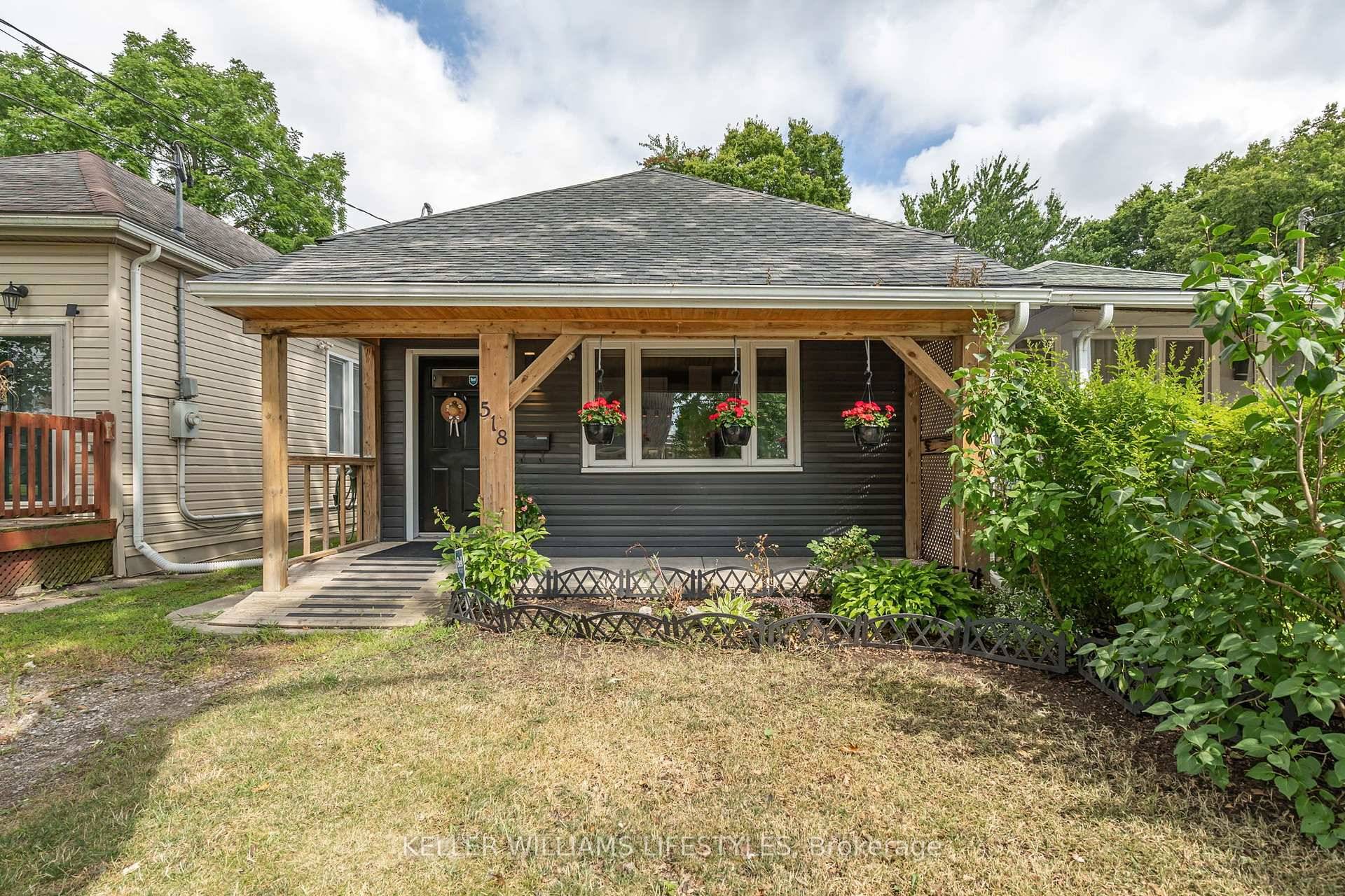 Welcome to this renovated, accessible one bedroom, one bathroom home.