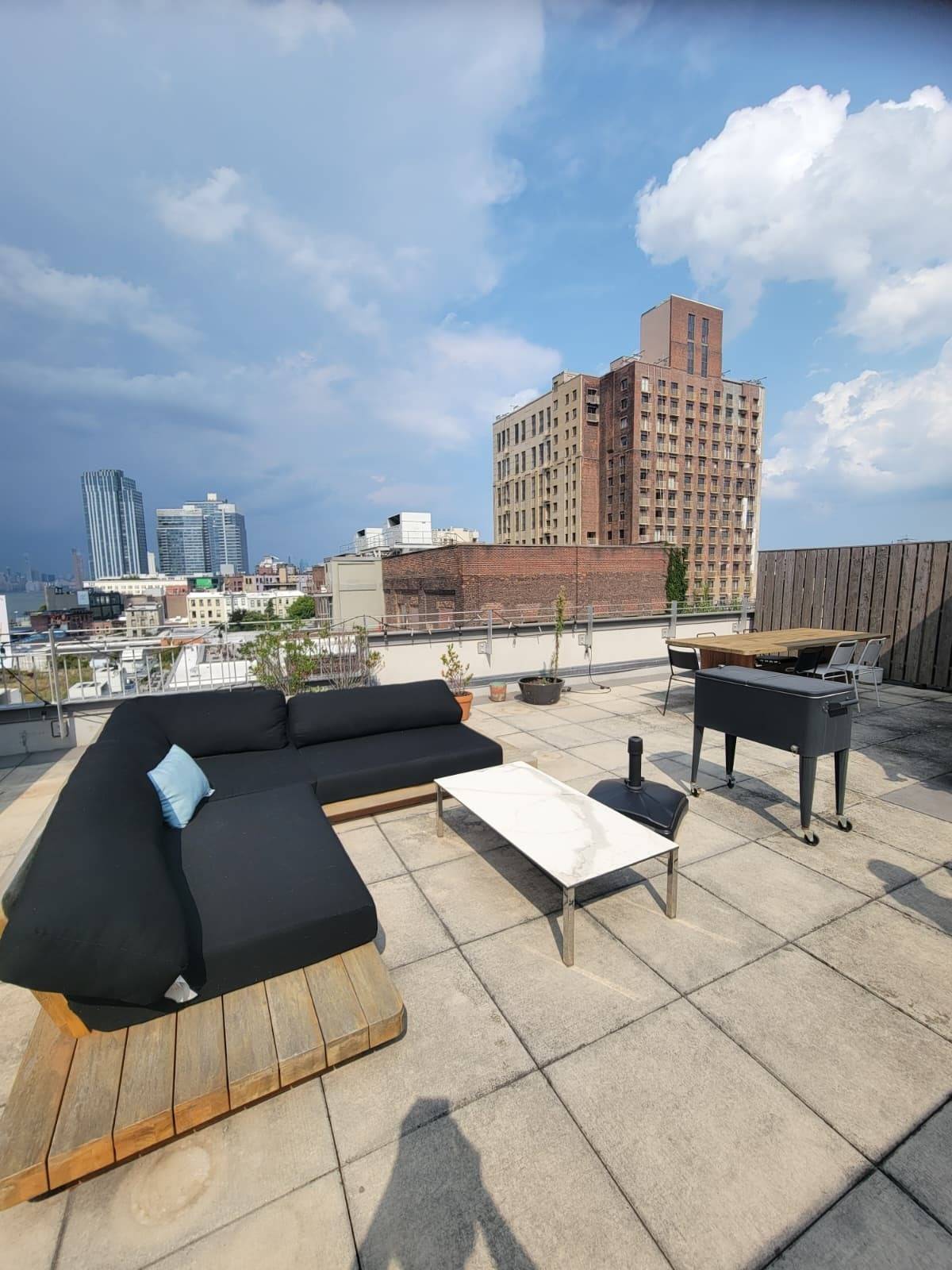 Looking for the ultimate work from home setup with outdoor living ?