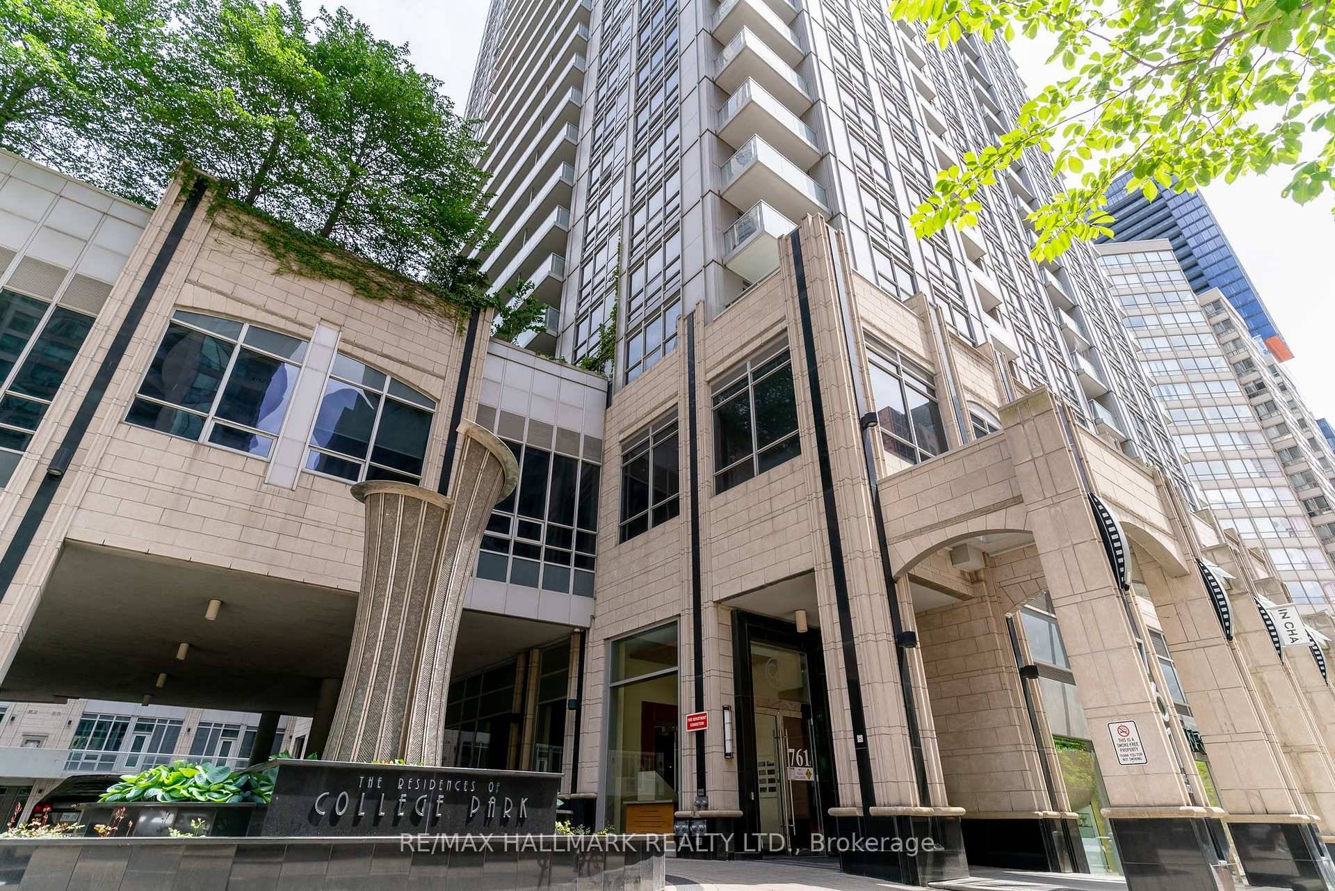 Beautiful College Park 1 Den Condo, Best 1 1 Layout In The Building, 755 Sq Ft 40 Sq Ft Balcony.