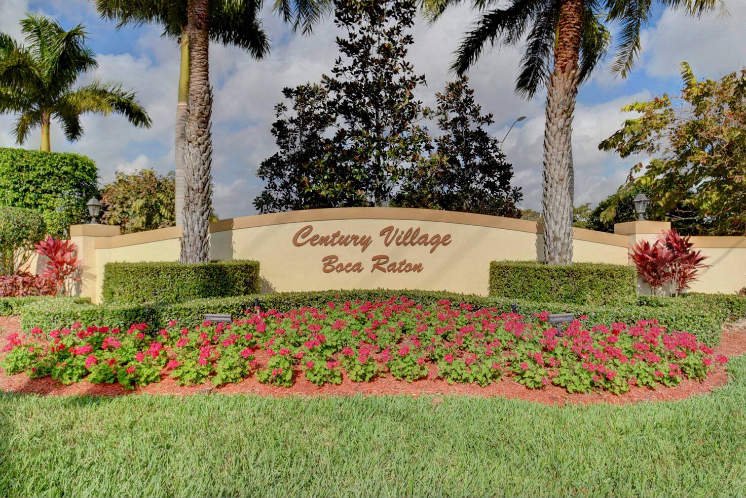 Beautifully updated 3rd floor corner unit in Lincoln A at Century Village !