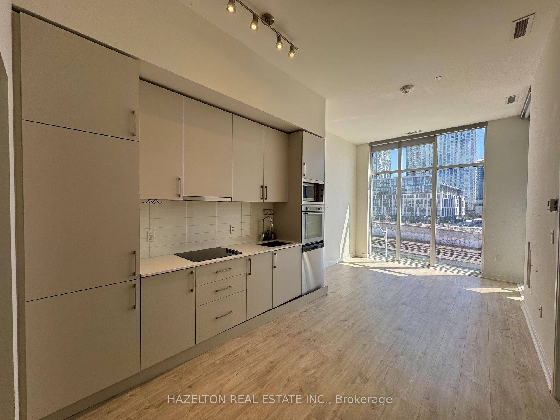 Fabulous Minto Westside, at Bathurst and Front.