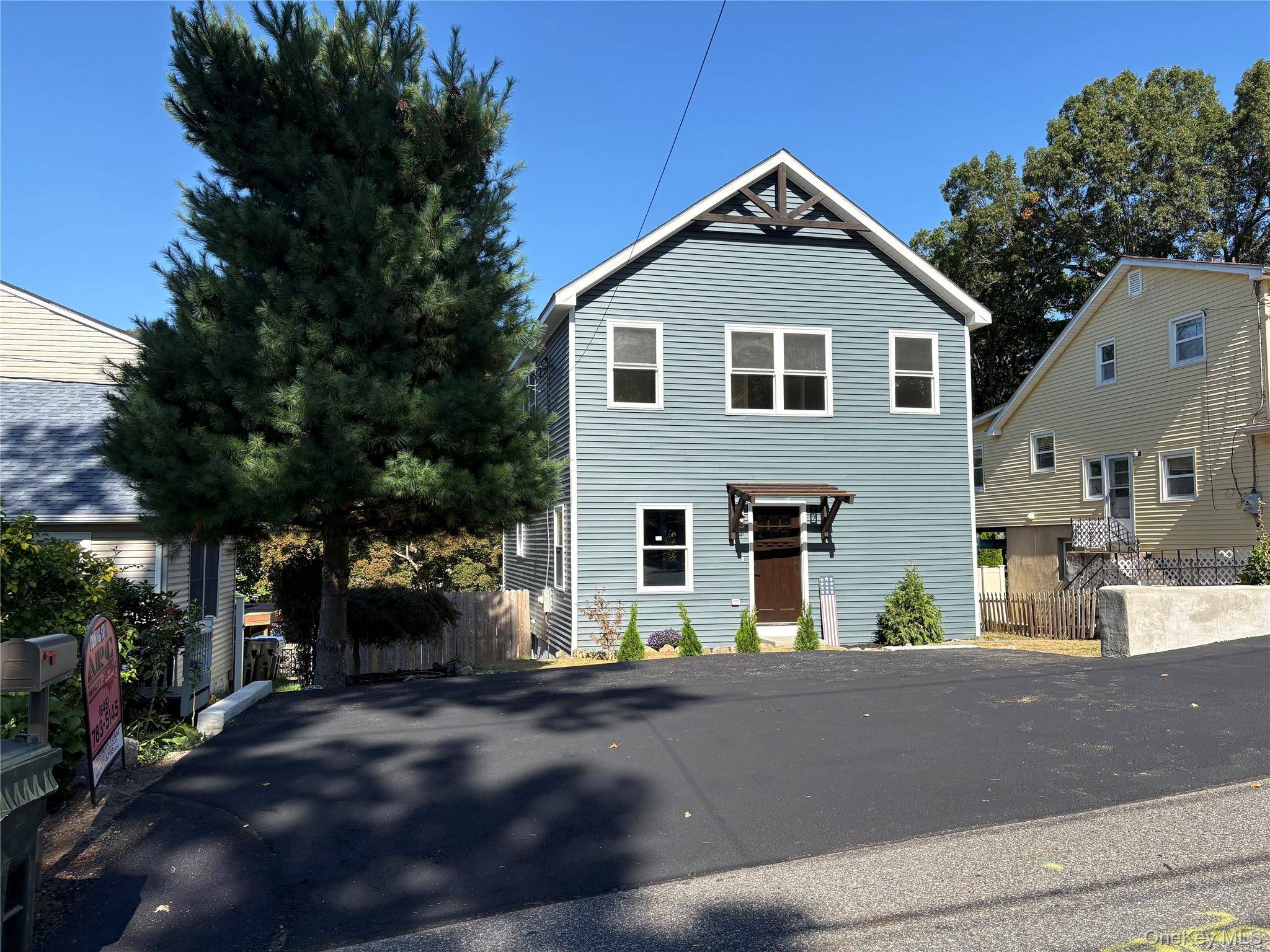 NEW CONSTRUCTION FARMHOUSE STYLE HOME LOCATED NEAR SHOPS, NYC BUS, PARKS AND PRIVATE COMMUNITY BEACH AND TOWN BEACH.