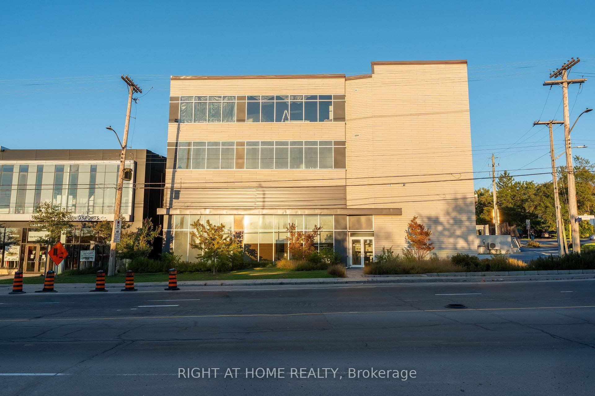 Great opportunity for businesses seeking an ideal RETAIL location with high traffic exposure !
