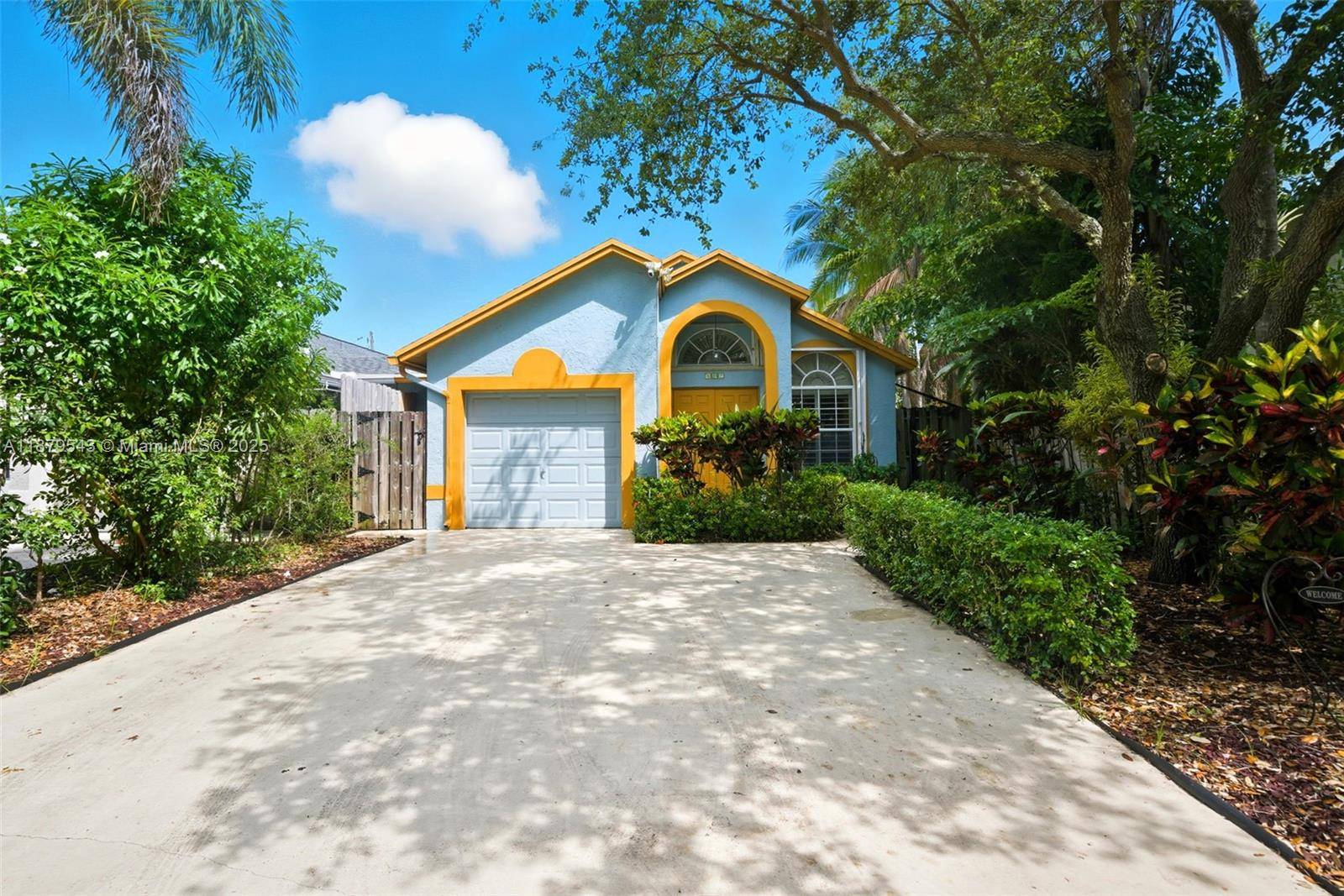 Don't miss out on this charming 3 2 single story home offering 1, 368 Total sq ft.