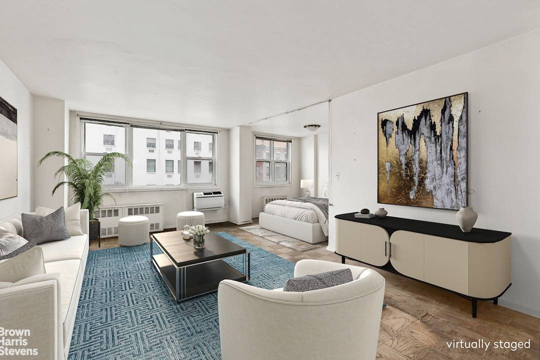 Enter into a lifestyle filled with excitement and convenience at 77 Seventh Avenue, Unit 4L, in the heart of Chelsea !