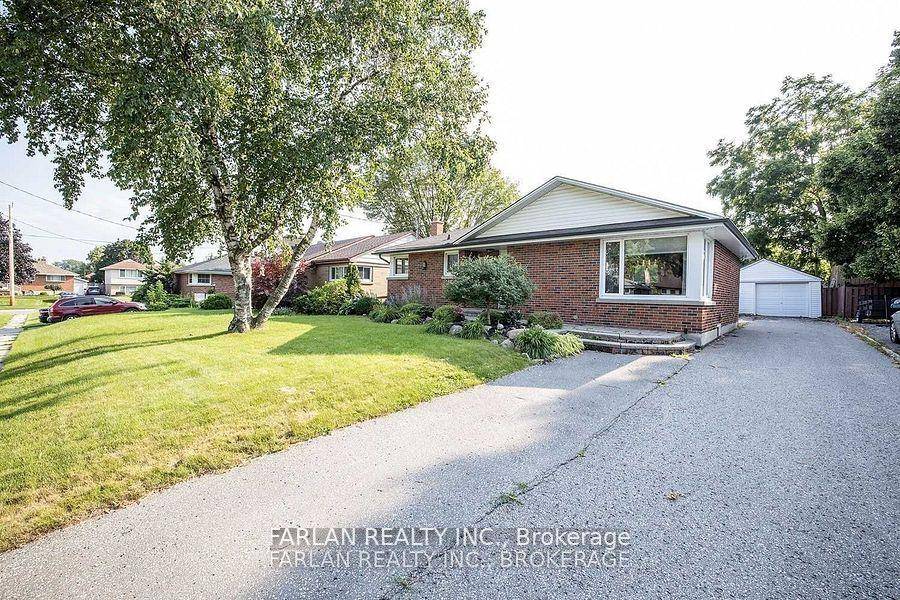 Renovated Cozy Legal 1Br Den Basement Apartment In Popular Location.