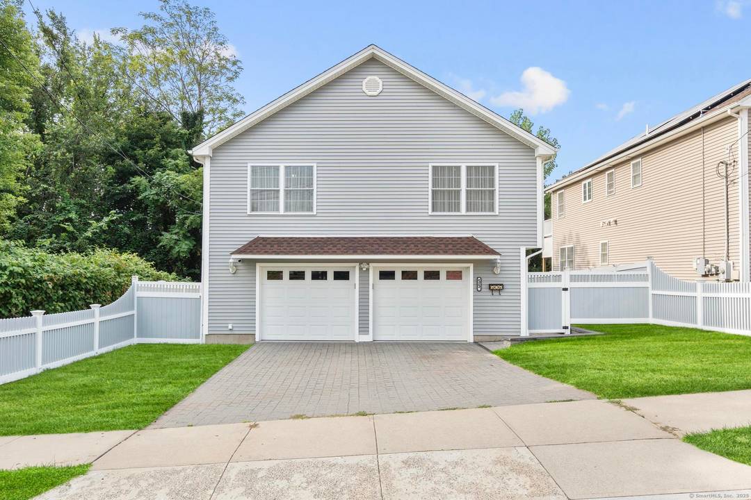 Step into a home that delivers on all fronts impeccably maintained, move in ready, and located in one of the most convenient spots in town.