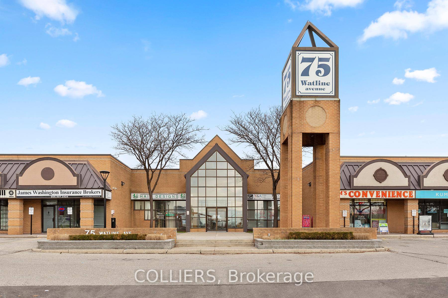 Direct access to the parking, ample signage opportunities.