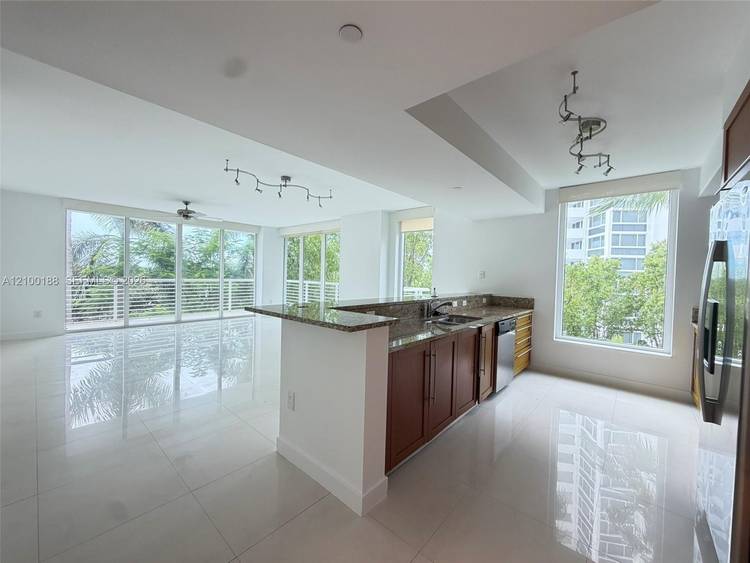 Live at the best location and enjoy the perfect Fort Lauderdale experience at 2821 N Ocean Blvd.