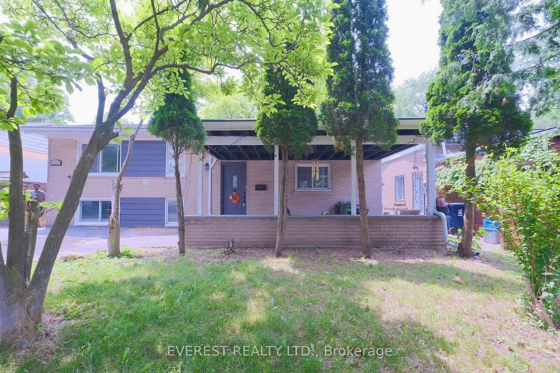 Rarely Offered Ravine Lot !